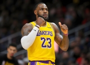 开云体育APP下载-勇士横扫凯尔特人，詹姆斯点燃赛场的简单介绍