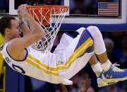 开云官网-跨界统治力，当足球的萨卡接管NBA季后赛，解码美国对威尔士的战术压制哲学