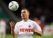 开云官网-绿茵场与硬木地板的交响，维尼修斯爆发引领艺术足球，美国团队篮球以连续得分压制瑞士