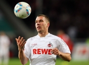 开云官网-绿茵场与硬木地板的交响，维尼修斯爆发引领艺术足球，美国团队篮球以连续得分压制瑞士