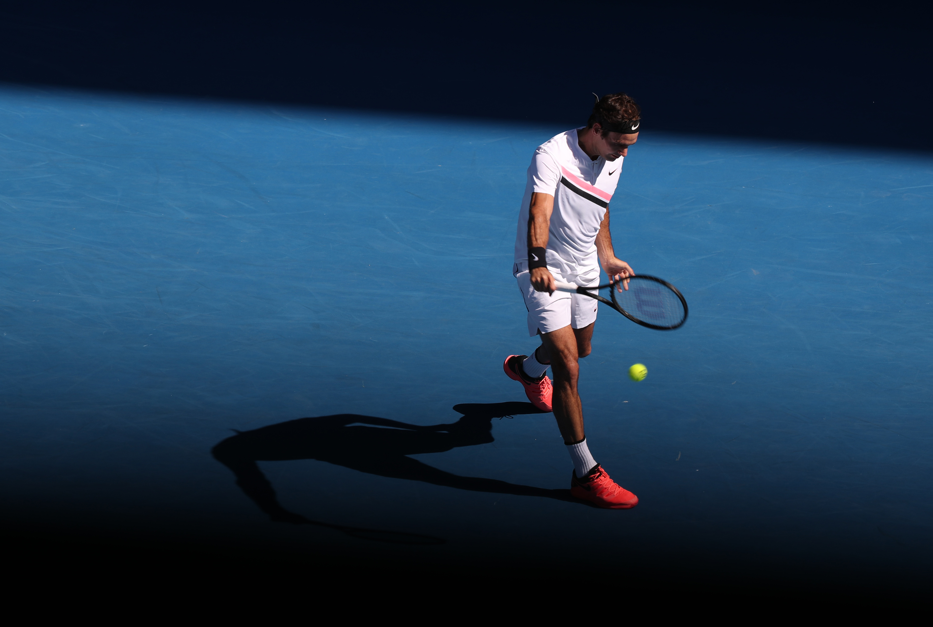 关于澳大利亚网球队翻盘美国网球队，费德勒制霸全场的信息