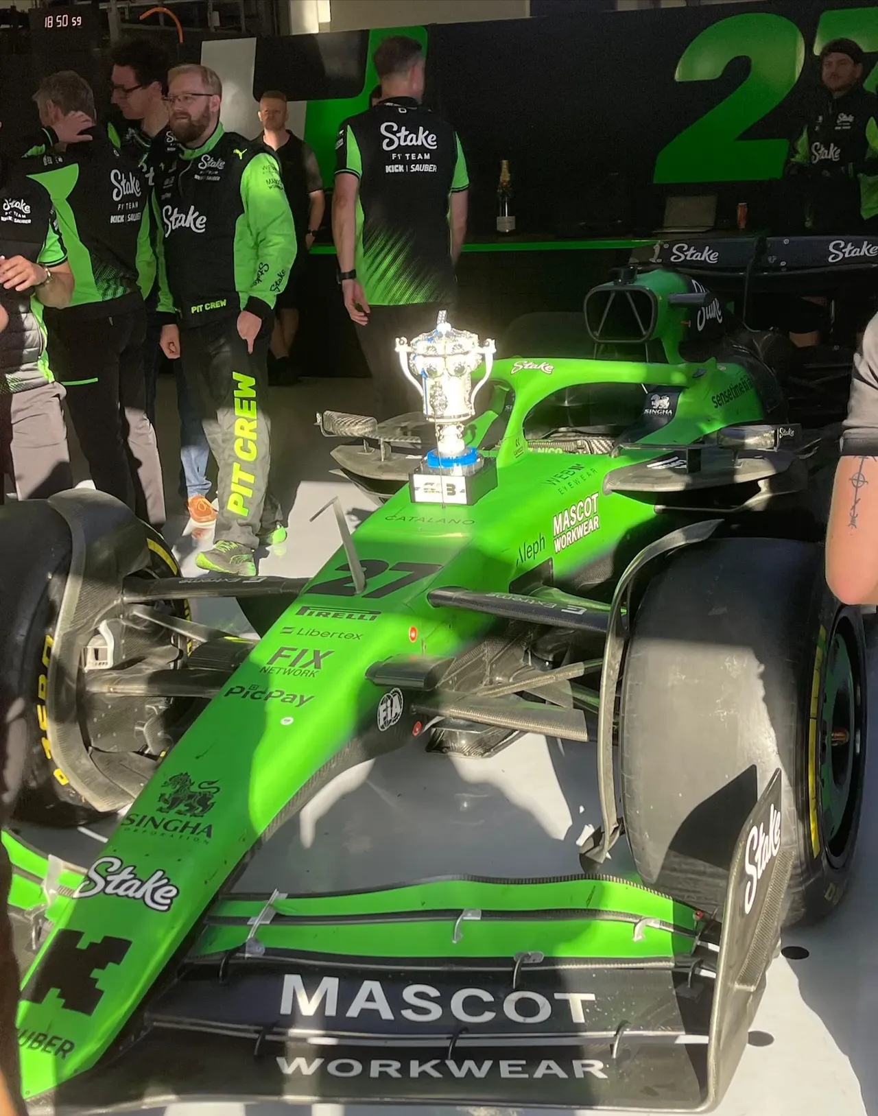 哈斯车队完胜红牛二队，周冠宇刷新纪录