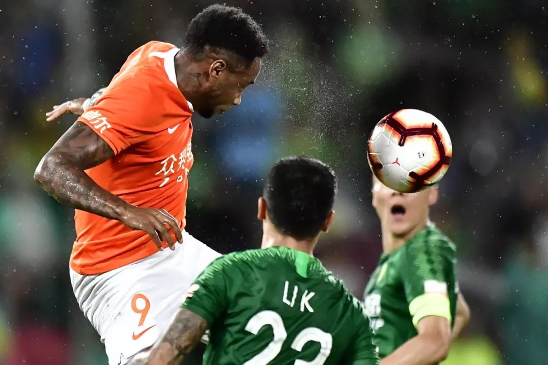 关于武汉卓尔客场负于广州恒大，积分榜不容乐观的信息