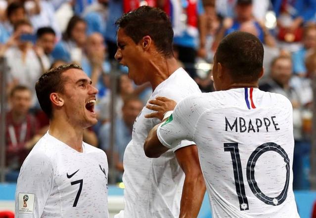 关于比利时队在激烈对决中夺取下一轮资格的信息