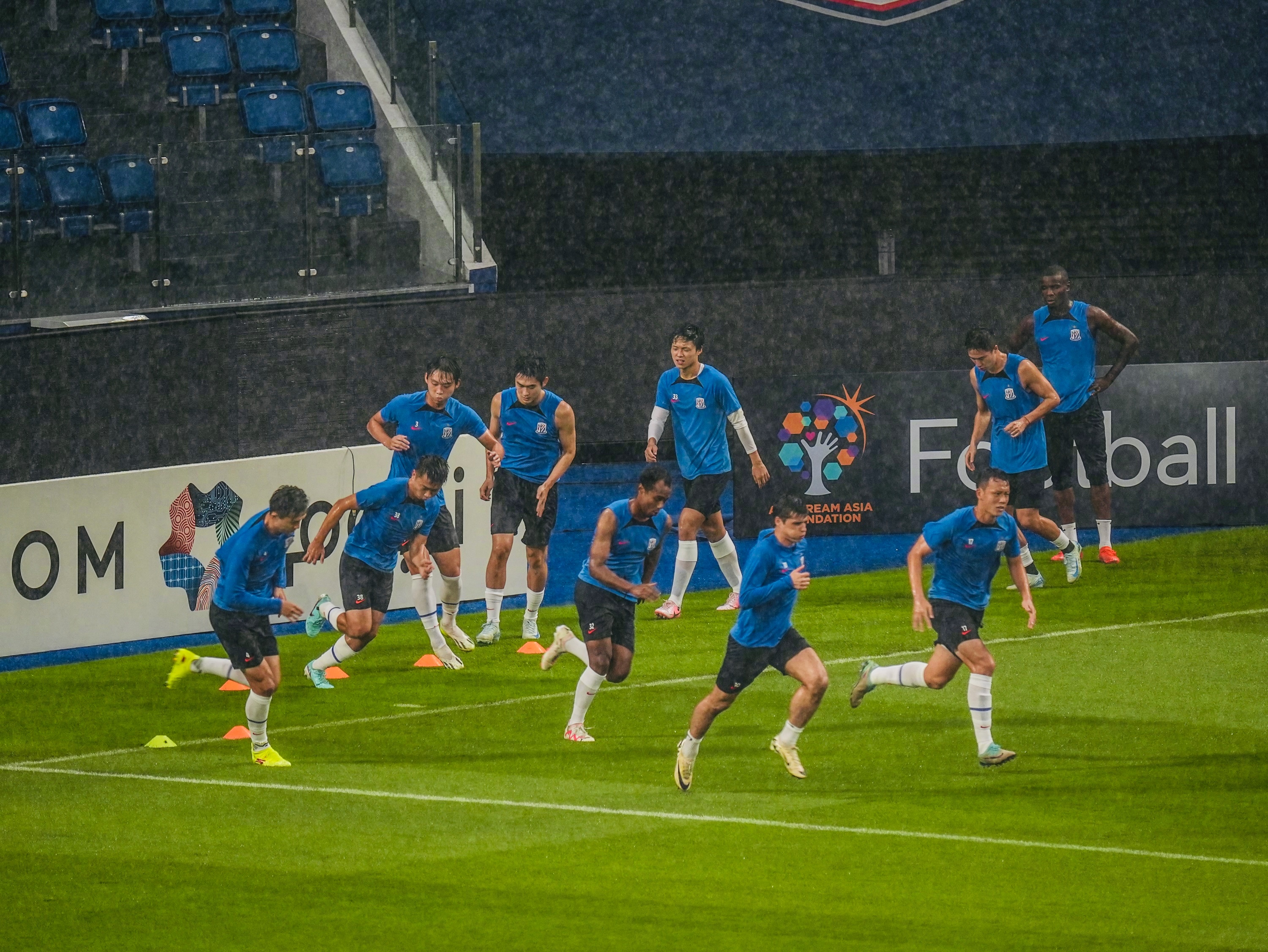 包含热门球队连胜，势如破竹惊艳联赛的词条