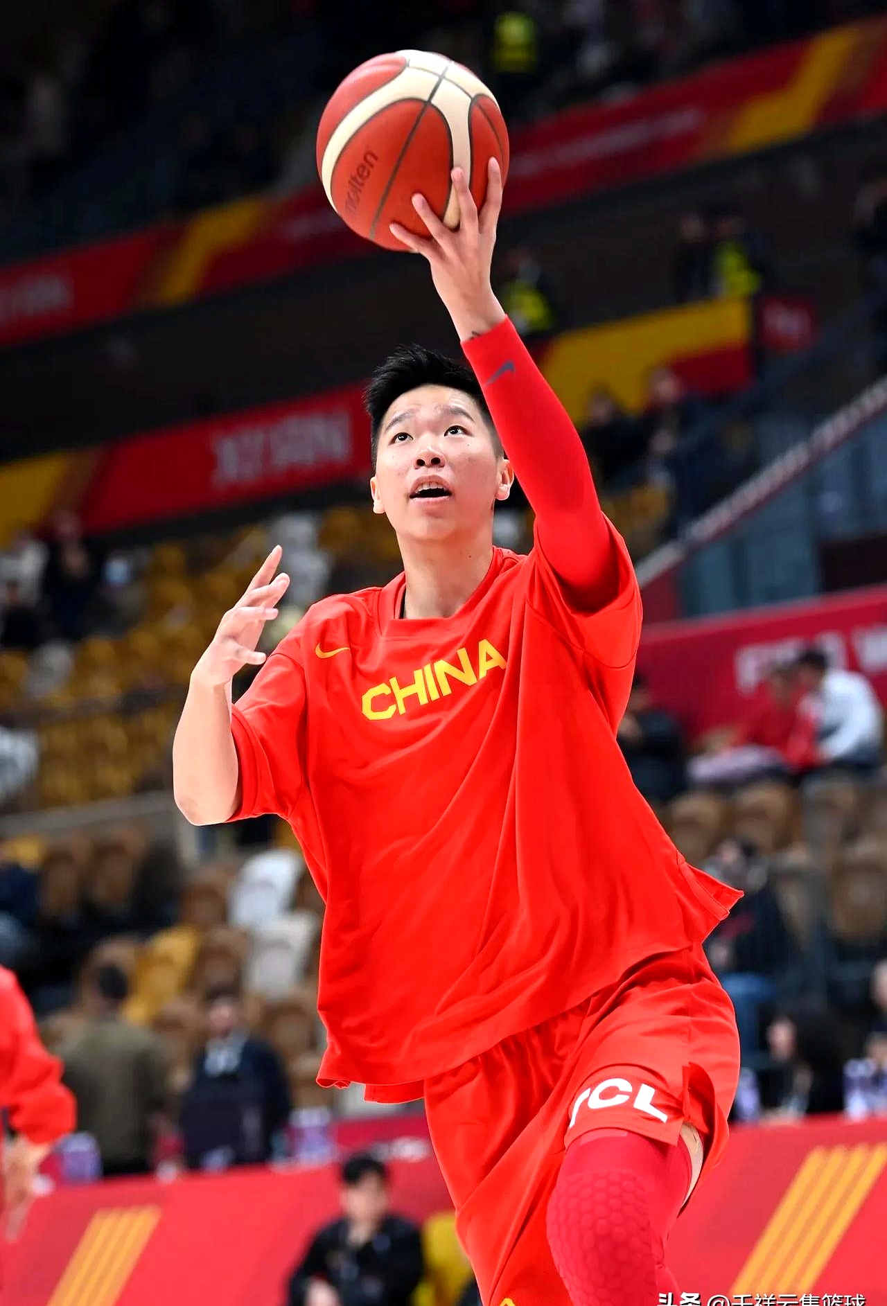 本土球队实力强劲，赢得国际篮坛掌声