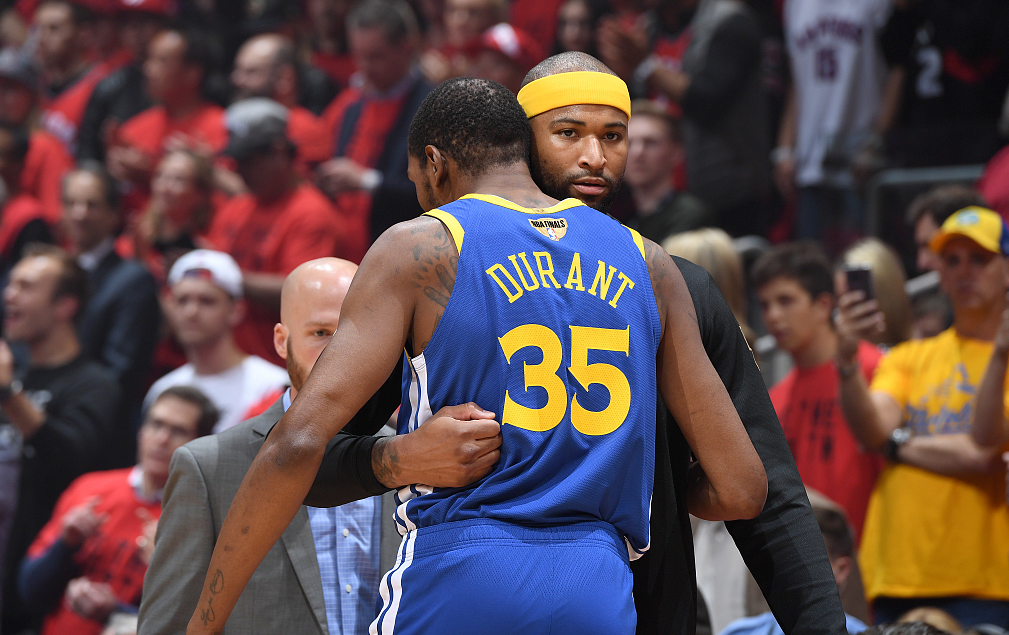 关于猛龙客场大胜，小卡养伤缺阵团队齐力的信息