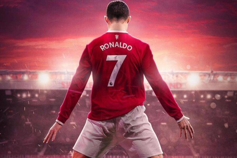 都灵射手持球童照片庆祝进球，温暖一幕感动球迷的简单介绍