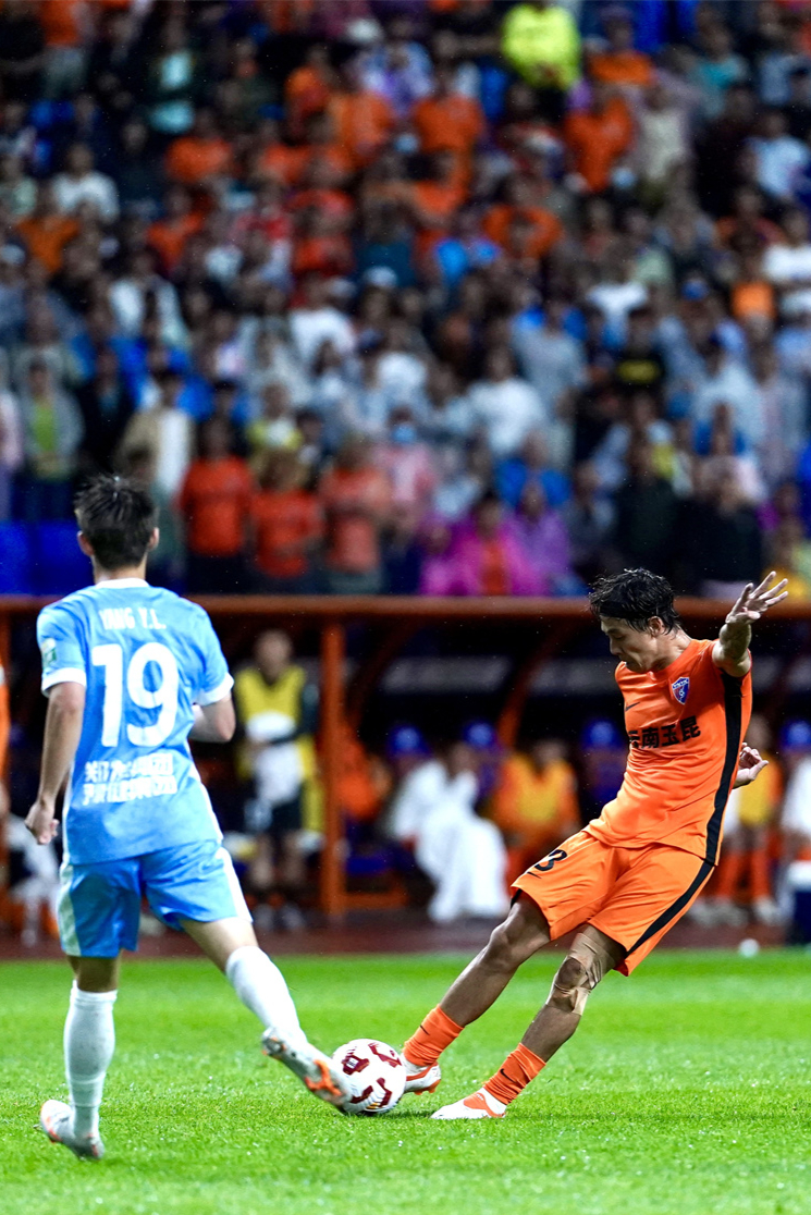 河南队场上表现超群，胜出比赛的简单介绍