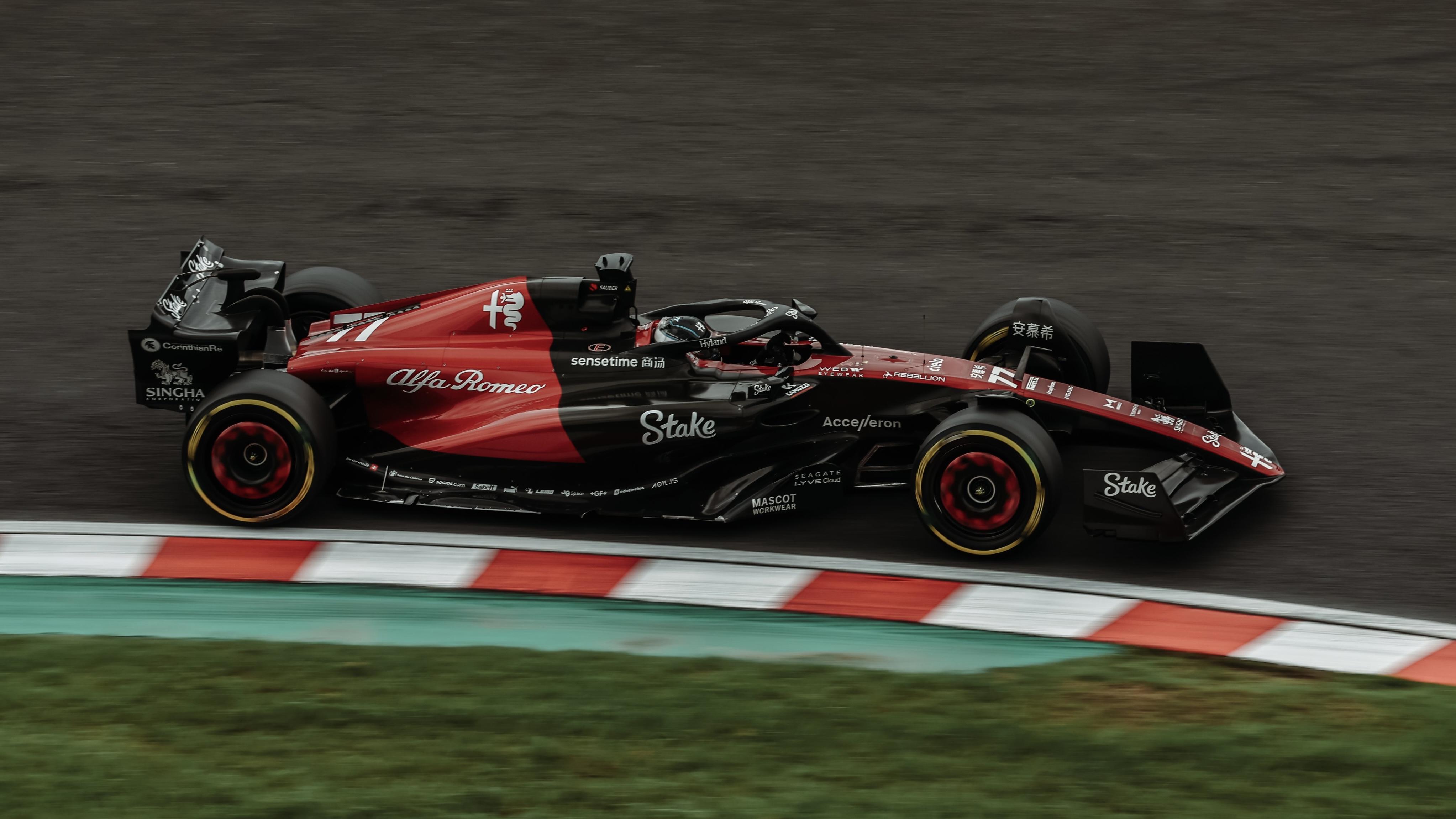 雷诺车队翻盘梅赛德斯，维斯塔潘带队取胜的简单介绍