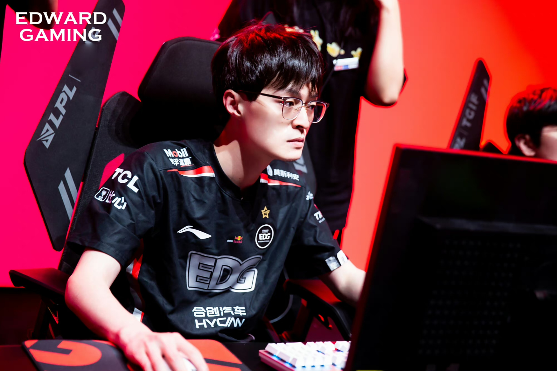 关于EDG强势DK,Doinb高光表现的信息 关于EDG强势DK,Doinb高光表现的信息