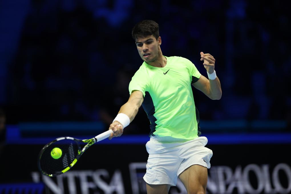 包含ATP总决赛完胜年终总决赛，梅德韦杰夫统治全场的词条