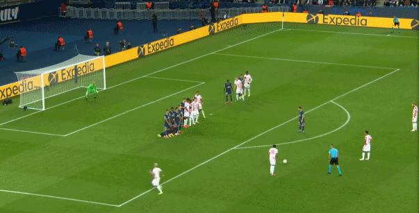 莱比锡红牛横扫曼城，阿什拉夫刷新纪录的简单介绍