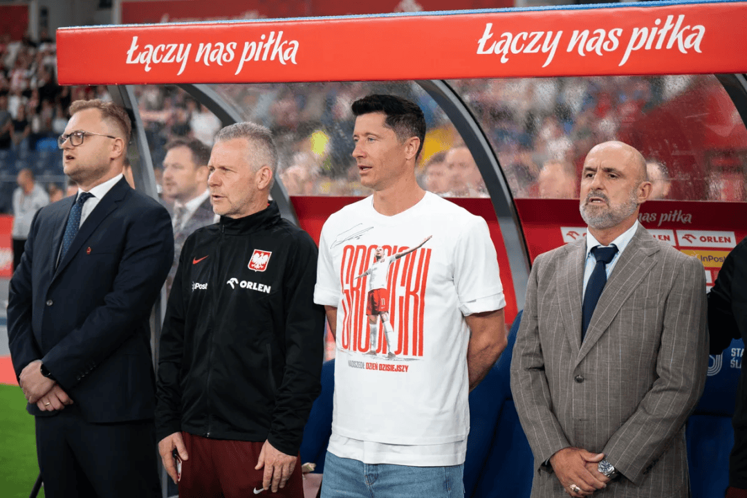 波兰国家队主帅调整阵型,以稳固攻防为重的简单介绍 波兰国家队主帅调整阵型,以稳固攻防为重的简单介绍