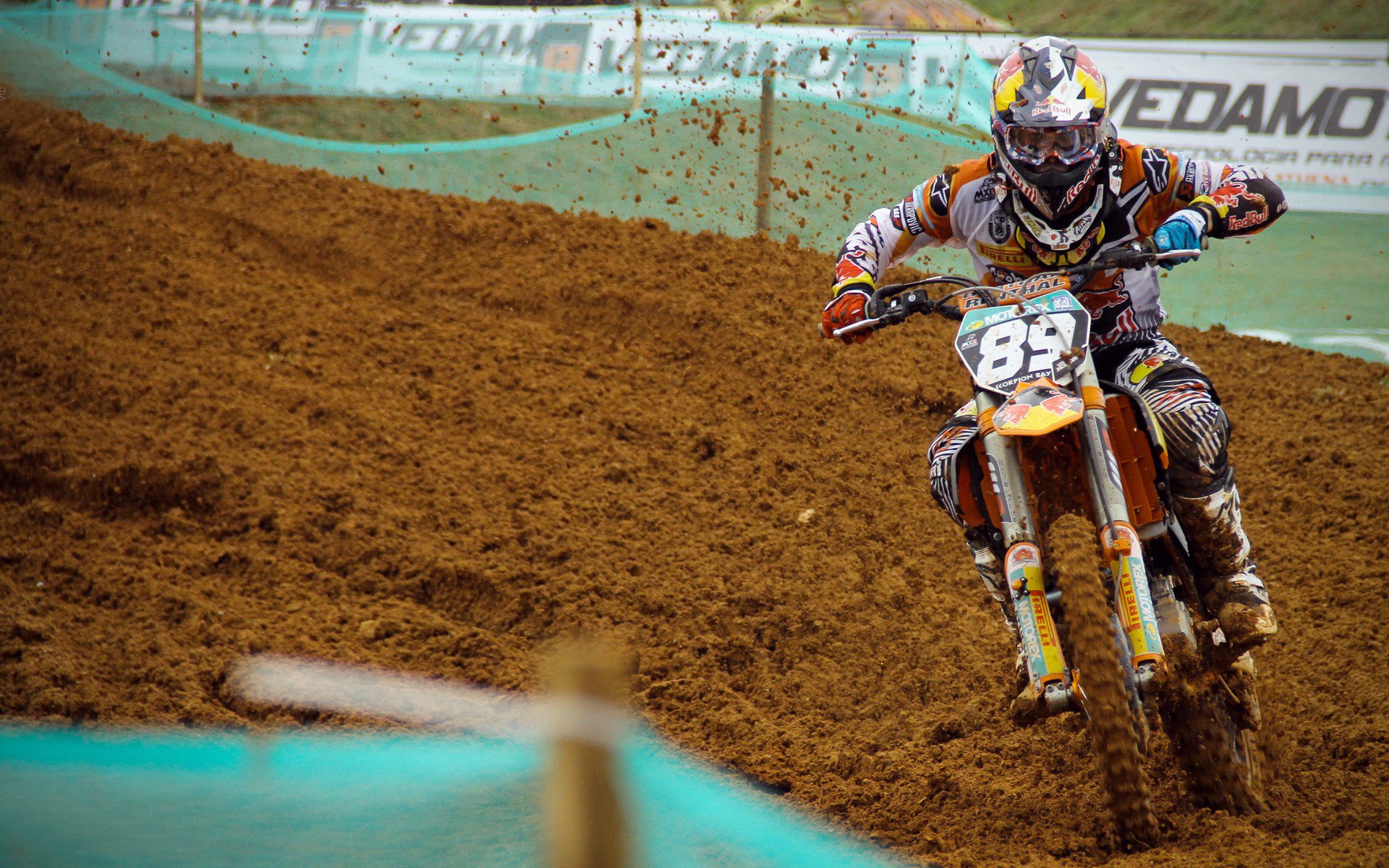 丹麦巅峰对决伊拉克,加维成为关键先生